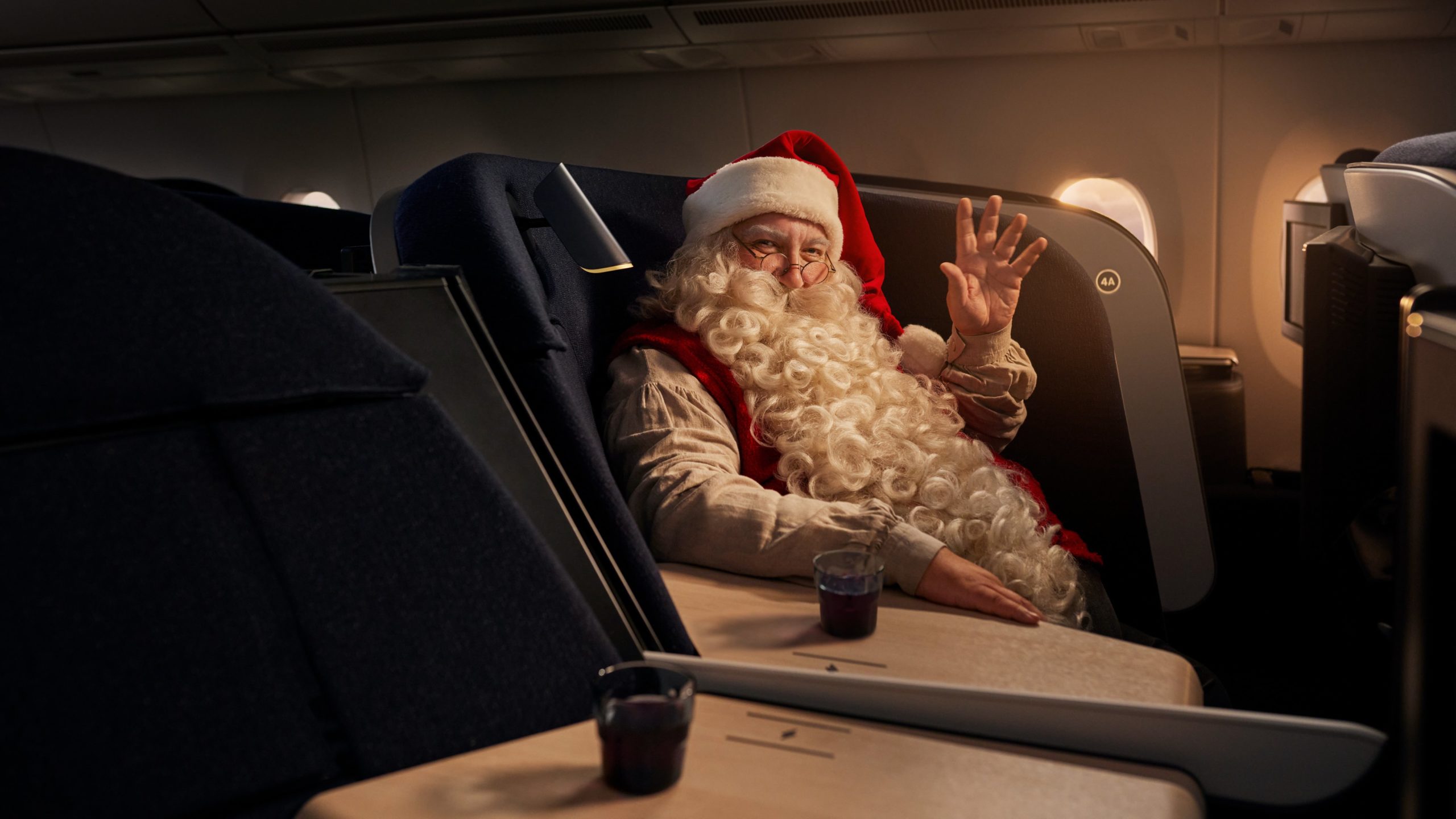 Este ano, o Papai Noel voará com a Finnair, a companhia aérea oficial do Santa Claus para entregar todos os presentes no dia 25 de dezembro.