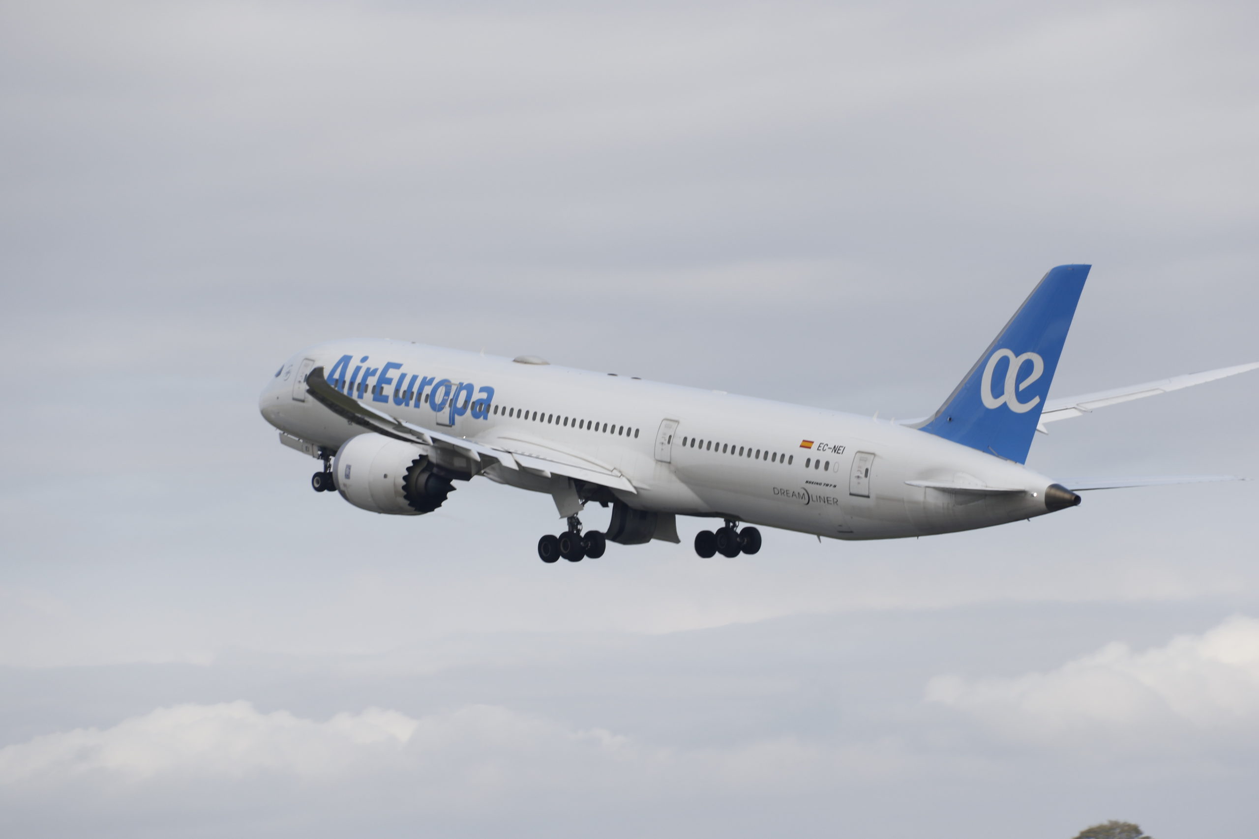 Air Europa reinicia voo Salvador-Madrid com 100% de ocupação