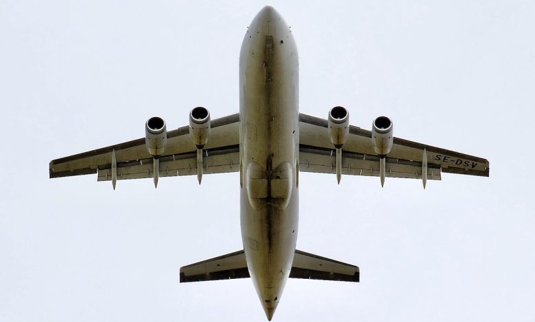 Raro Avro RJ100 pousa em duas cidades brasileiras