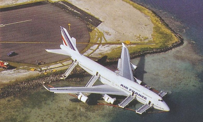 AF072: o Boeing 747 que passou da pista no Tahiti e foi parar nos corais
