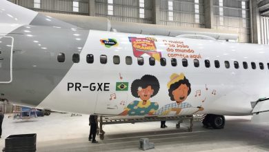 Gol adesiva 737 em homenagem ao "Maior São João do Mundo"