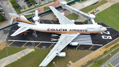 Coach Airways: Boeing 747 é transformado em outlet