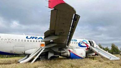 A320 da Ural Airlines faz pouso forçado em campo na Rússia