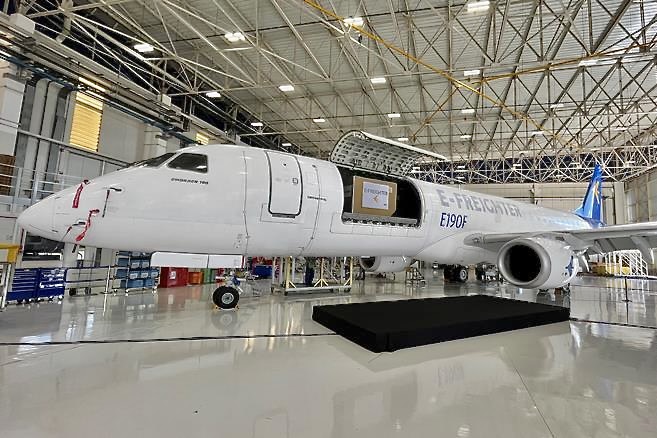 Embraer apresenta seu primeiro E-Jet cargueiro