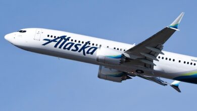 United e Alaska encontram parafusos soltos durante inspeções no 737 MAX 9