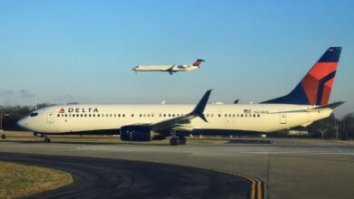 FAA recomenda inspeções no plug de porta do 737-900ER