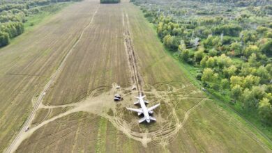 Ural Airlines desiste de decolar com A320 de campo na Rússia